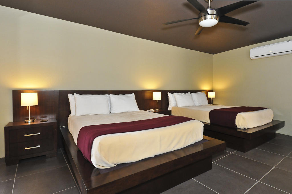Bearfoot Inn - Clothing Optional Hotel For Gay Men Palm Springs Buitenkant foto