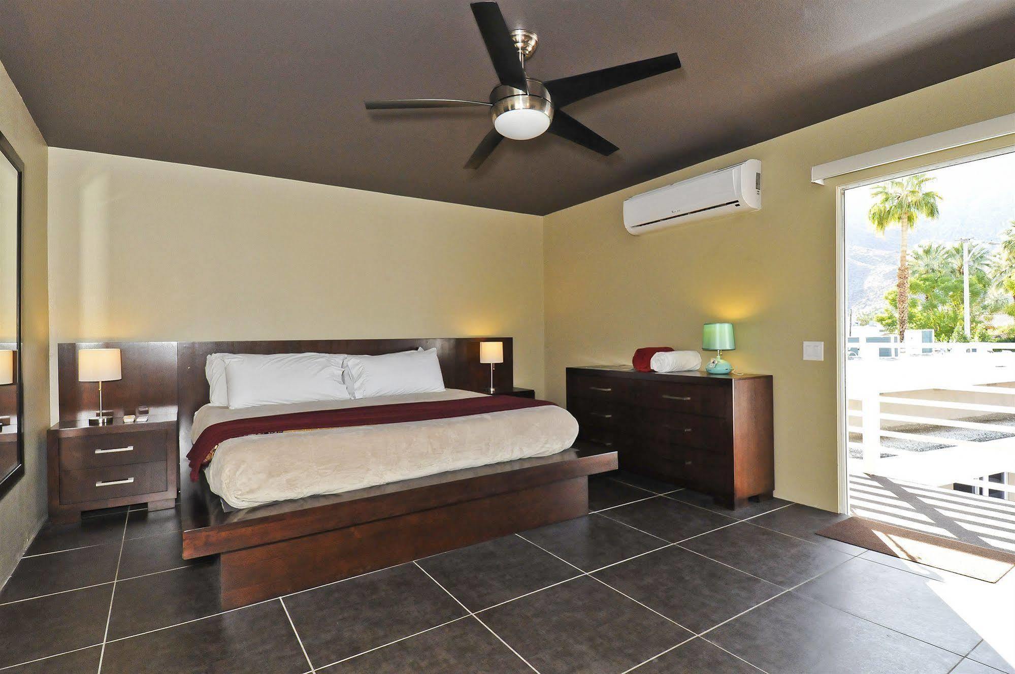 Bearfoot Inn - Clothing Optional Hotel For Gay Men Palm Springs Buitenkant foto