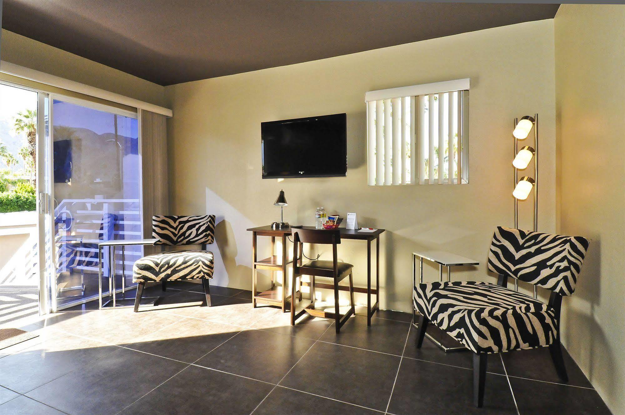Bearfoot Inn - Clothing Optional Hotel For Gay Men Palm Springs Buitenkant foto