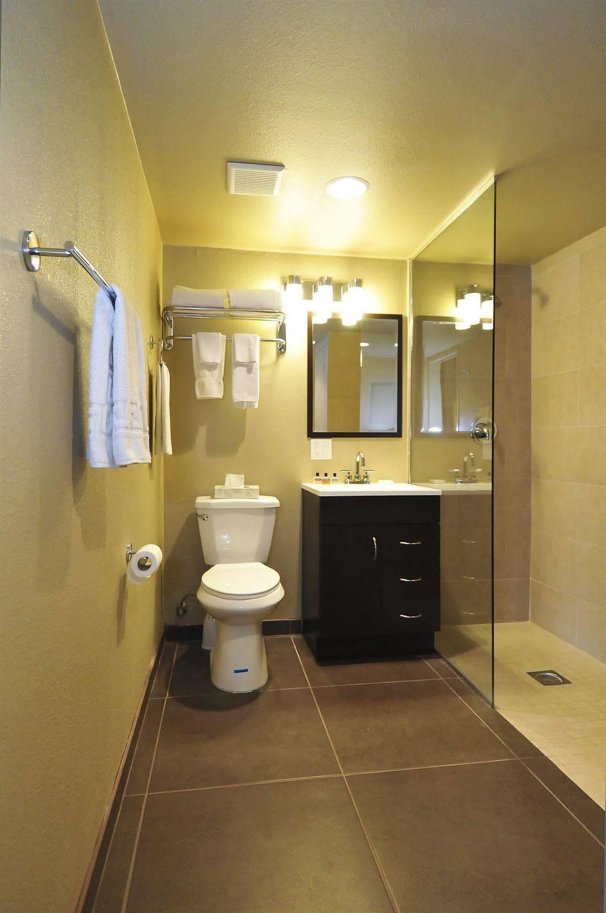 Bearfoot Inn - Clothing Optional Hotel For Gay Men Palm Springs Buitenkant foto