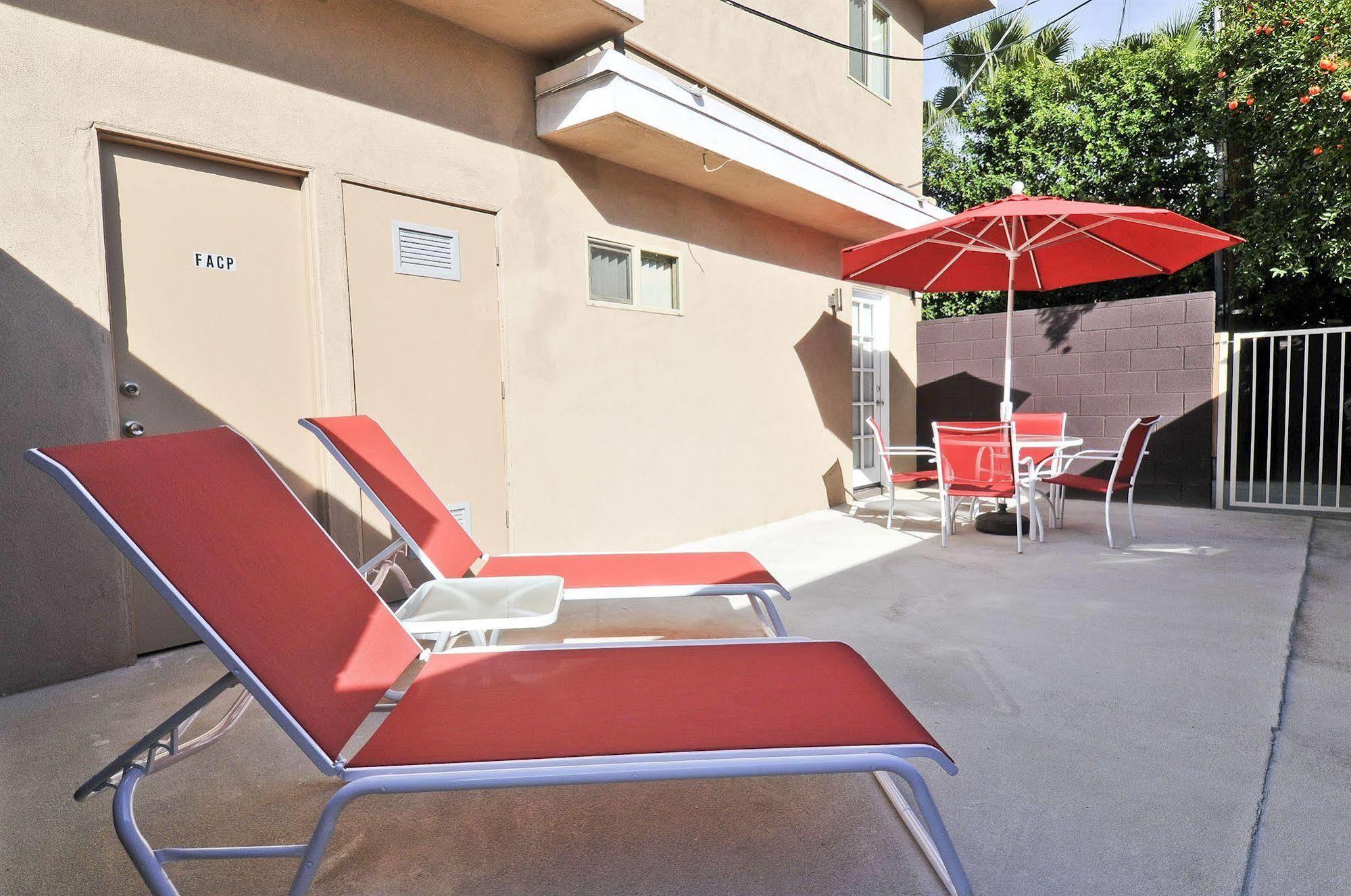 Bearfoot Inn - Clothing Optional Hotel For Gay Men Palm Springs Buitenkant foto