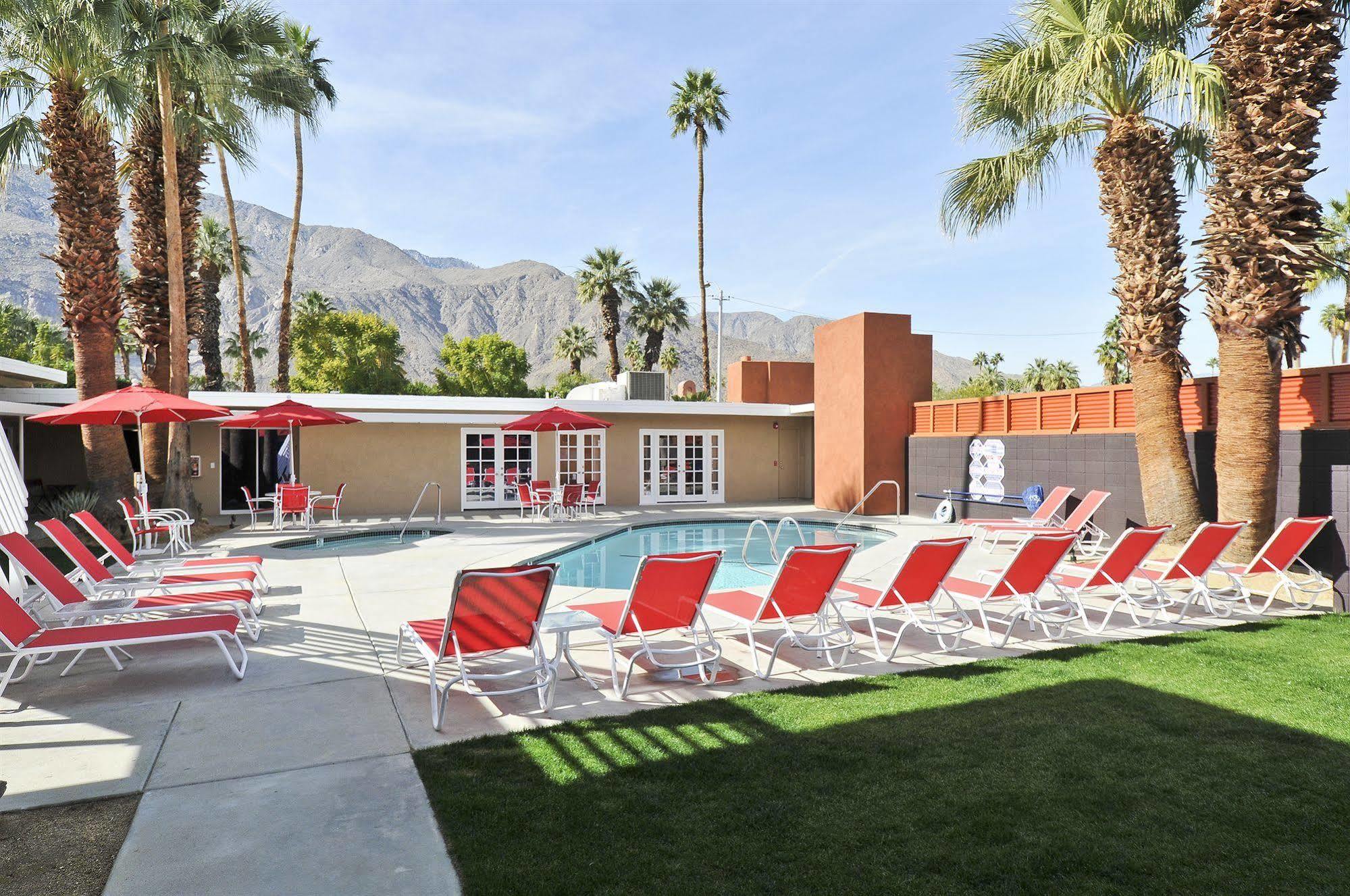 Bearfoot Inn - Clothing Optional Hotel For Gay Men Palm Springs Buitenkant foto
